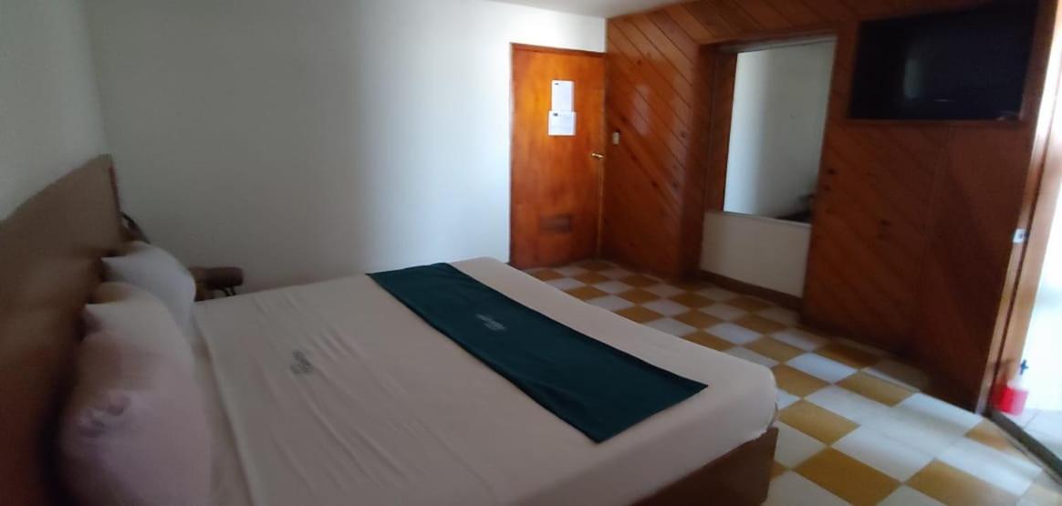 Hotel Frontera Baja Mexicali Esterno foto